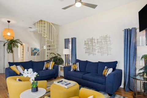 Sunny Canal by Sun Palace Vacations House in Estero Island