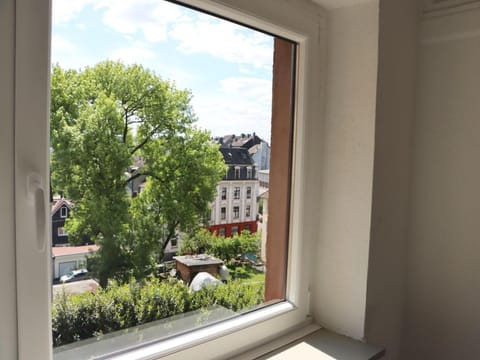 Property building, Day, City view, Location