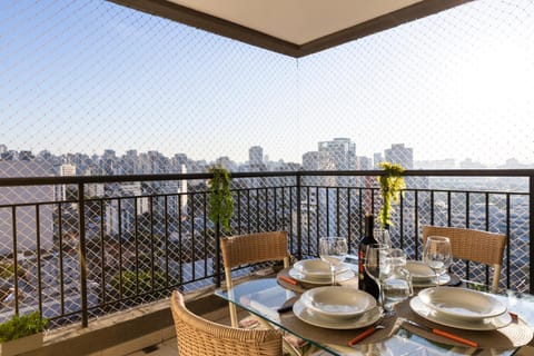 View (from property/room), Balcony/Terrace, Dining area