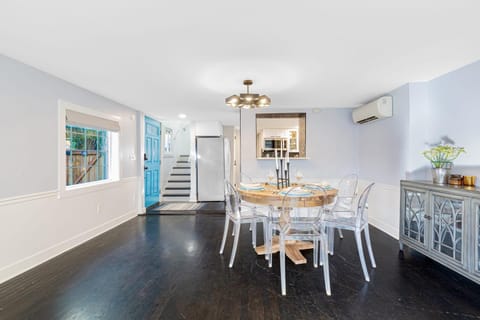 Lakefront cottage with AC House in Federal Way