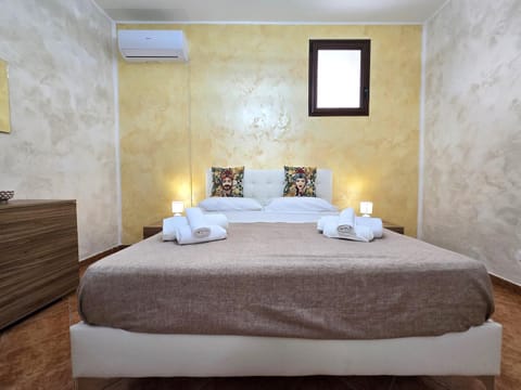 Bedroom, locker, wardrobe, air conditioner