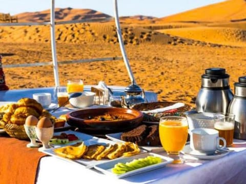 Natural landscape, BBQ facilities, Coffee/tea facilities, Food and drinks, Food, Breakfast, Continental breakfast, Buffet breakfast