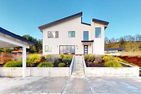 Chardonnay Getaway House in Glen Ellen