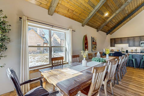 Cozy Cove Lodge House in Branson