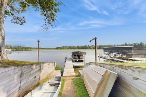 The Lake House House in Castle Rock Lake