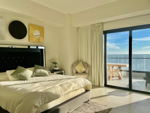 Bed, Balcony/Terrace, Bedroom, Sea view