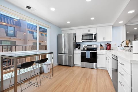 Seaside Shenanigans - DMBC751P House in Solana Beach