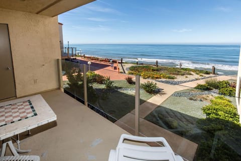 Oceanfront Sea'batical - SBTC212 House in Solana Beach