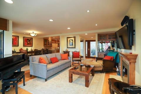 Adventure Awaits - SUR15 House in Solana Beach