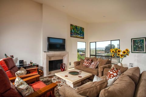 Paradise Awaits - SUR182 House in Solana Beach