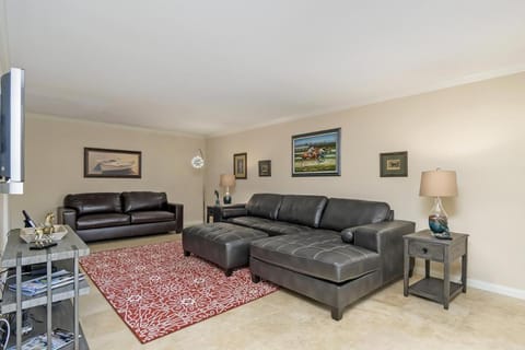 Sea'Esta by the Shore-DMBC852S House in Solana Beach