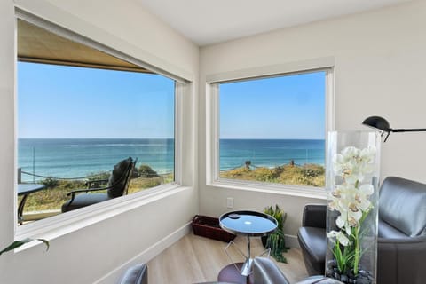 Don't Worry Beach Happy SONG13 House in Solana Beach