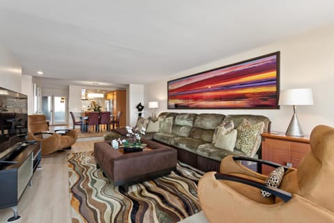 Don't Worry Beach Happy SONG13 House in Solana Beach