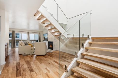 Shore O'Clock - SBTC149 House in Solana Beach