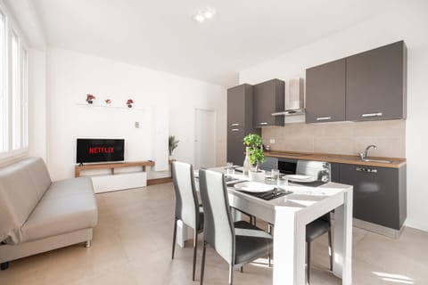 Kitchen or kitchenette, Living room, Dining area