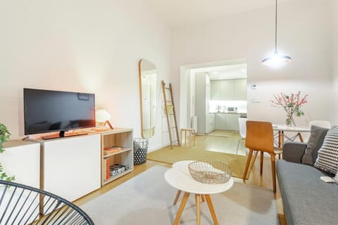 Communal lounge/ TV room, TV and multimedia, Kitchen or kitchenette, Living room, Seating area, Dining area