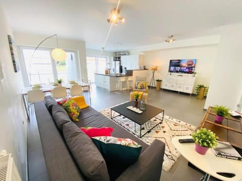 Airy and spacious 3 Bedroom w terrace&parking Apartment in Strassen