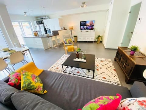 Airy and spacious 3 Bedroom w terrace&parking Apartment in Strassen