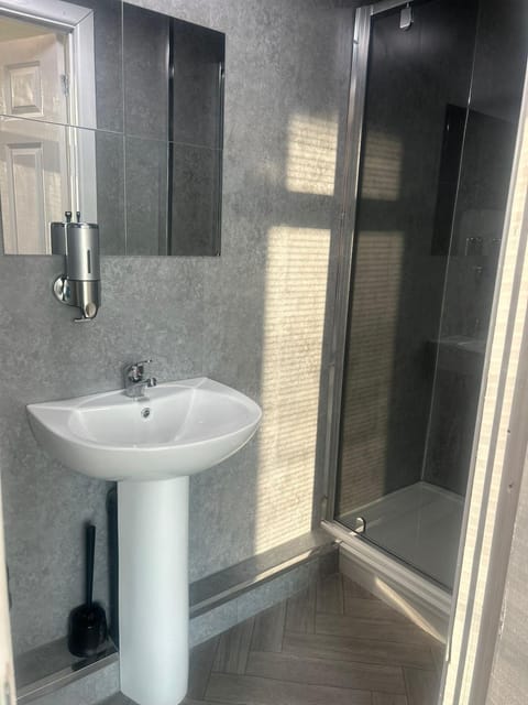 Brand new room Grosvenor suites 1 Apartment in Hartlepool