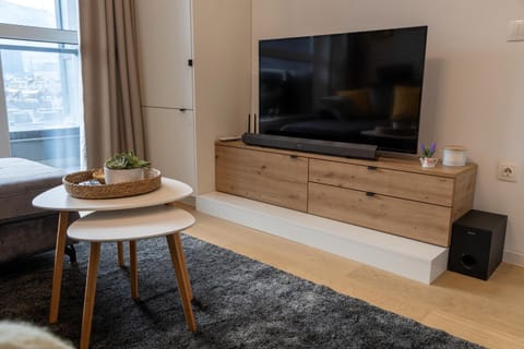 Communal lounge/ TV room, TV and multimedia, Living room, Seating area