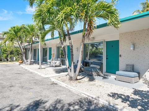 Garden view, Parking