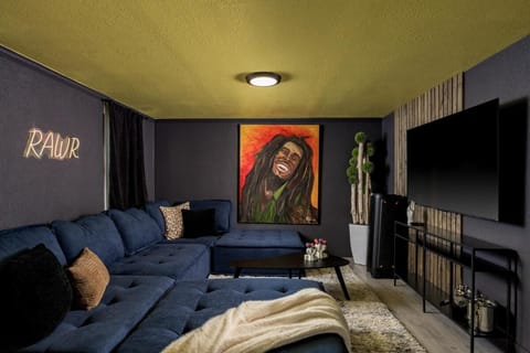 Communal lounge/ TV room, Game Room, TV and multimedia