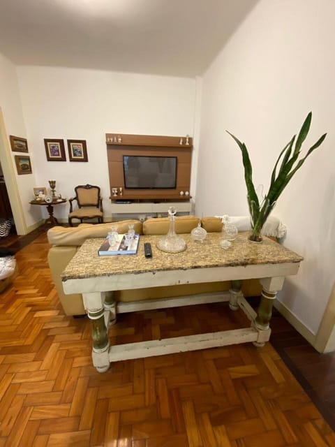 Copacabana Beach for four Apartment in Rio de Janeiro