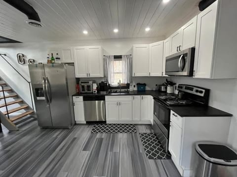 Twin Pines Lake Resort 1 House in Great Sacandaga Lake