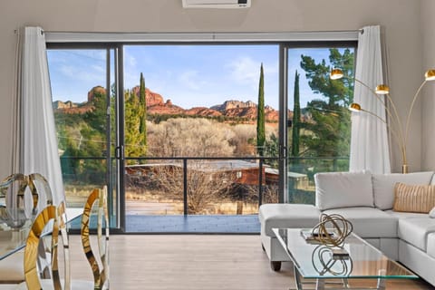 NEW Moondance Red Rock Retreat Epic Views House in Sedona