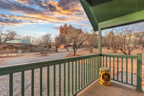 NEW Moondance Majestic Mini Cabin Cathedral Rock Cabin in Sedona