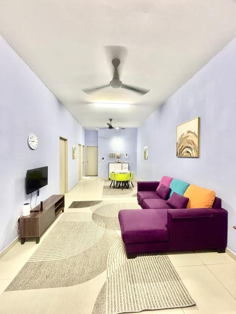 TV and multimedia, Living room, Seating area, internet, internet