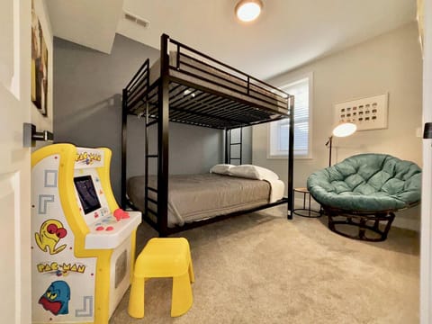 Charming Chicago Apt Apartment in Lower West Side