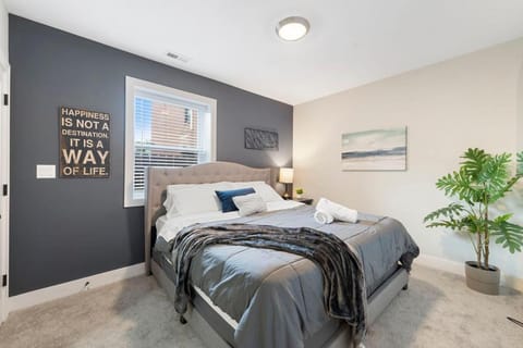 Charming Chicago Apt Apartment in Lower West Side