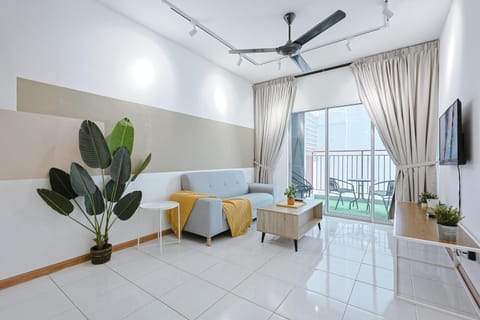 Communal lounge/ TV room, TV and multimedia, Living room, Seating area, Evening entertainment