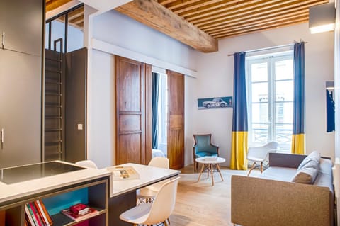 Kitchen or kitchenette, Living room, Dining area, Bedroom