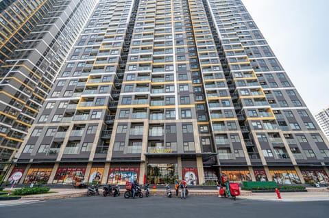 Property building, Street view
