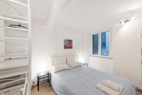 Property building, Living room, Bedroom