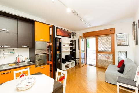 La Casetta di Giò with Private Garden Apartment in Rome