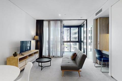 Communal lounge/ TV room, TV and multimedia, Living room, Seating area, Evening entertainment