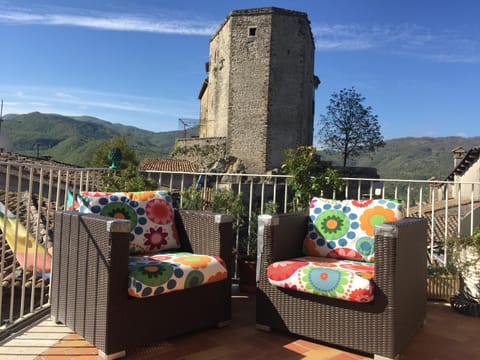 Balcony/Terrace, Lake view, Landmark view, Mountain view
