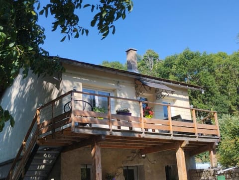 Maison carrée - domaine du vieux tilleul House in Auvergne-Rhône-Alpes