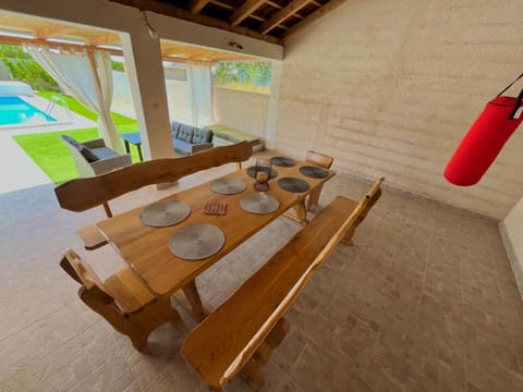 Living room, Dining area, Swimming pool