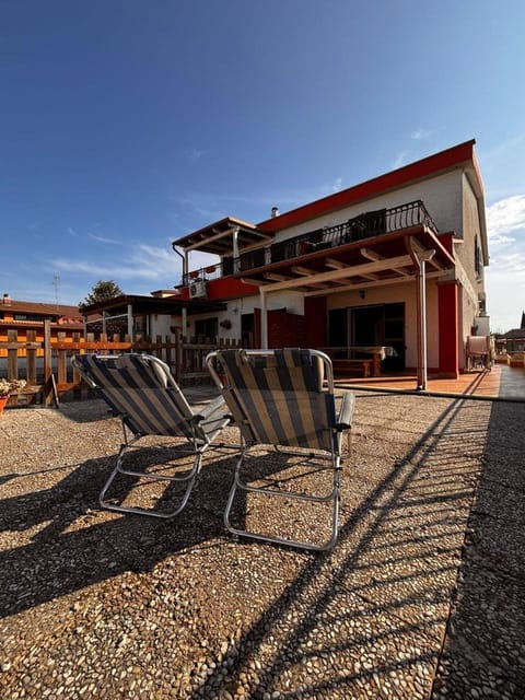 Balcony/Terrace, sunbed