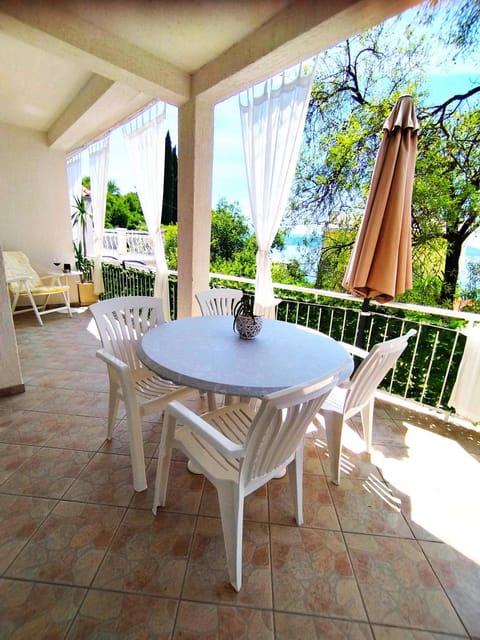 Apartmani Živogošće 2 Apartment in Split-Dalmatia County