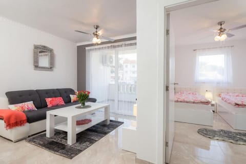 La Perla Apartments 2 Apartment in Split-Dalmatia County