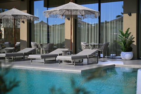 Day, Pool view, Swimming pool, sunbed