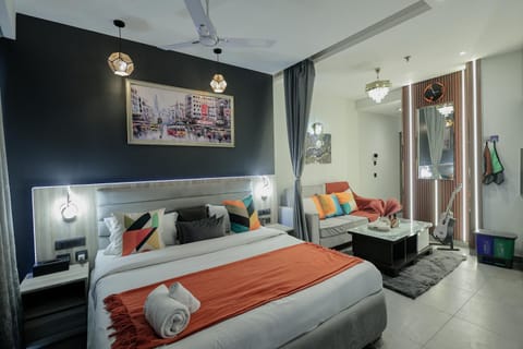 Bed, Living room