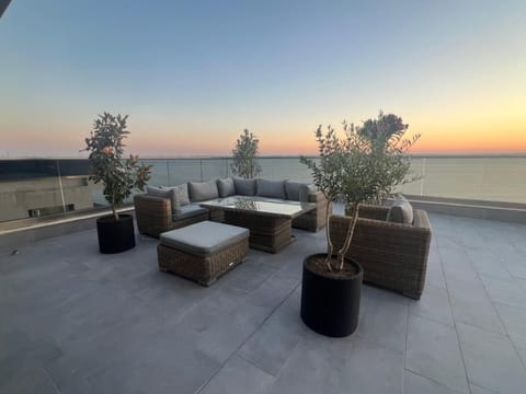 Day, View (from property/room), Balcony/Terrace, Lake view, Sunset