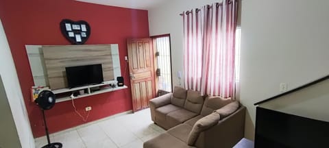 Communal lounge/ TV room, Living room, Seating area