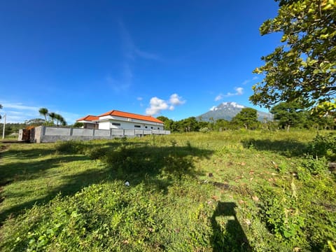 Villa - Sleeps 6 - Private pool - Parking Villa in Abang